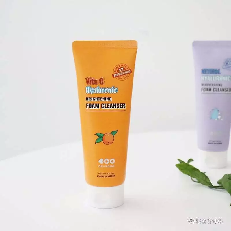 DB_011 Sữa rửa mặt Dearboo Vita C Hyaluronic Brightening Foam Cleanser